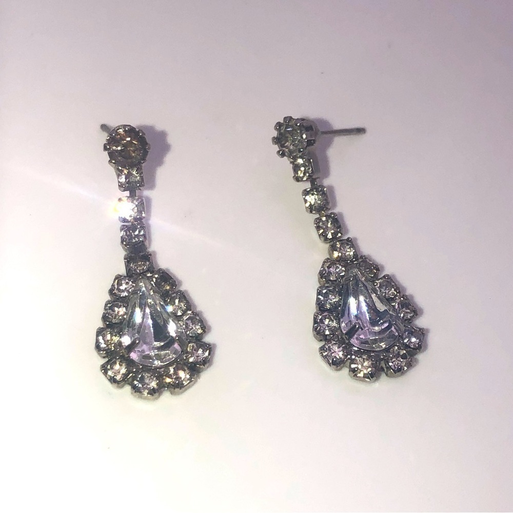 𝅺vtg Rhinestone Costume Stud Dangle Earrings 1.2”